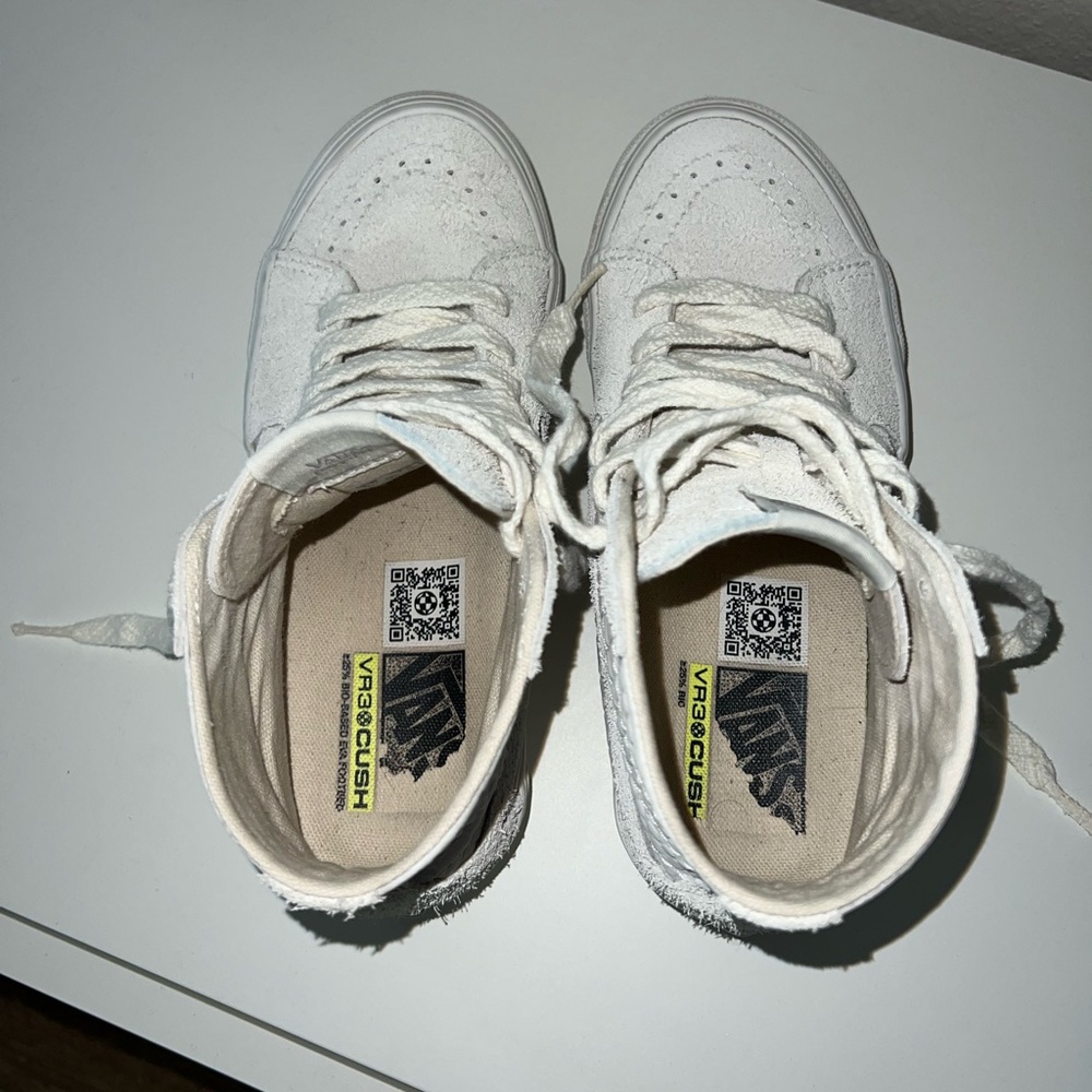 Vans Sk8 Hi Tapered Vr3 Shoes - white (gray multi)
6M US - 7.5W US - Picture 5 of 9